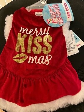 Small dog Red 'Merry Kissmas' Holiday Dress - Glitter Gold Accent